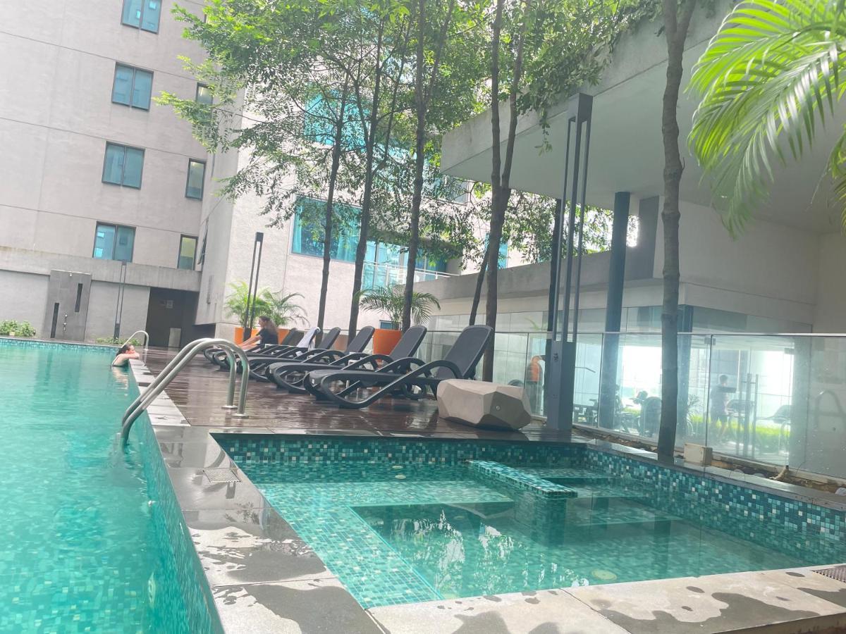 Mercu Summer Suite Klcc By Minshuku Куала-Лумпур Екстер'єр фото